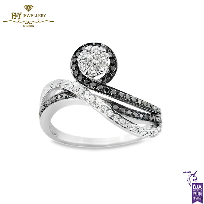 White Gold Brilliant Cut Diamond & Onyx Ring - 0.52ct-0