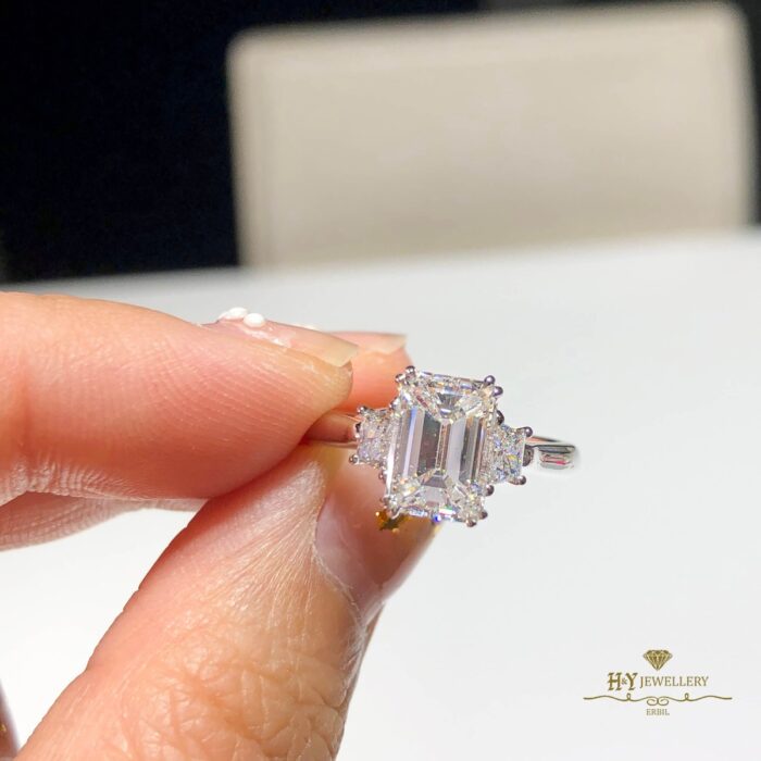 White Gold Emerald Cut & Trapeze Cut Diamond Ring - 2.32ct -9522