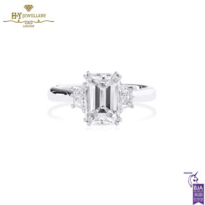 White Gold Emerald Cut & Trapeze Cut Diamond Ring - 2.47 ct-0