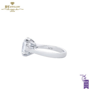 White Gold Emerald & Tapered Cut Diamond Ring - 3.33ct -14034