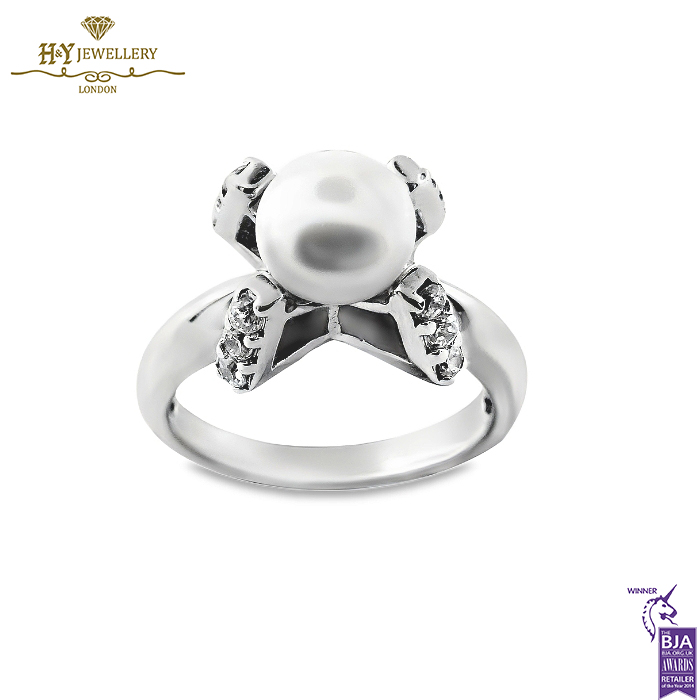 White Gold Pearl & Brilliant Cut Diamond Ring - 0.24ct-0