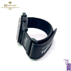 Swatch x Omega Bioceramic Moonswatch Mission to the Moon Phase New Moon "SNOOPY" - ref SO33B700-15119