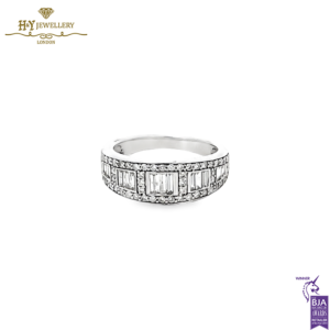 Round Brilliant & Baguette Diamond Ring - 0.70ct-0
