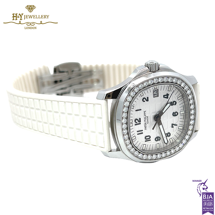 Patek Philippe Aquanaut Stainless Steel {DISCONTINUED} - ref 5067A-024-17085